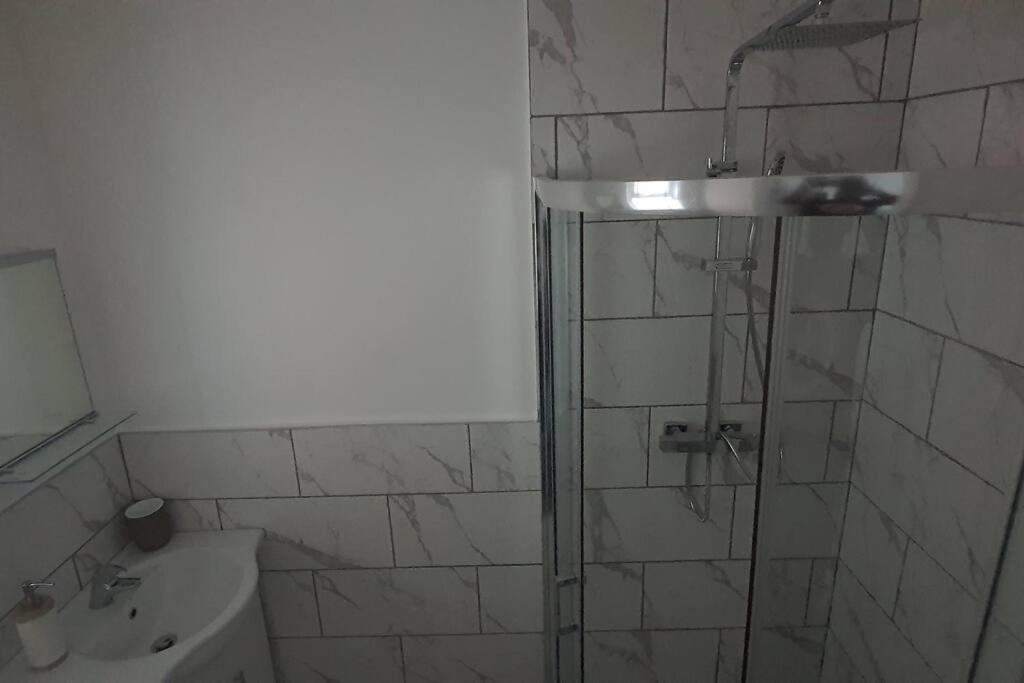 Exquisite And Modern 2 Bed Maisonette 哈姆斯沃思 外观 照片