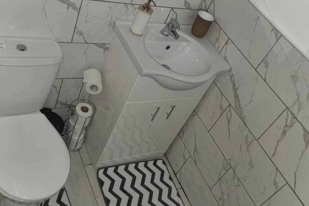 Exquisite And Modern 2 Bed Maisonette 哈姆斯沃思 外观 照片